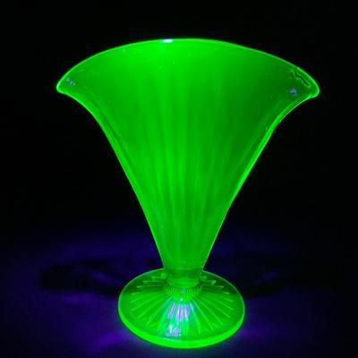 -109- URANIUM | Glass Ribbed Fan Shaped Vase