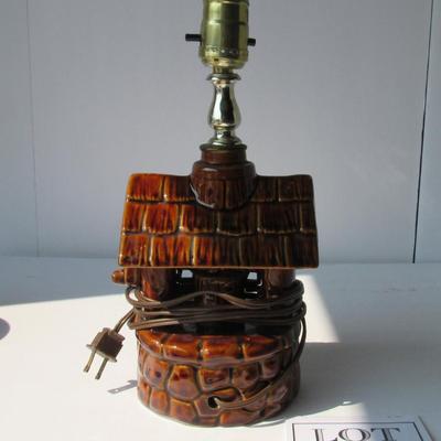 Vintage Pottery Wishing Well Lamp