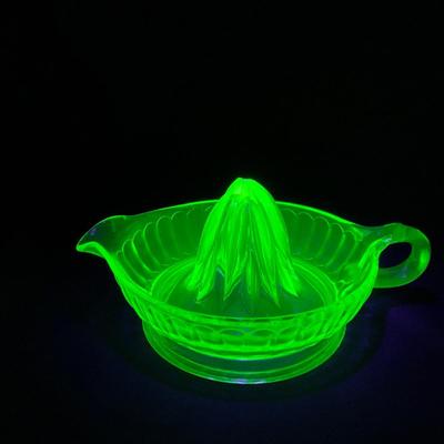 -111- URANIUM | Large Green Glass Juicer