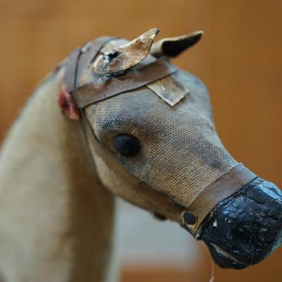 ANTIQUE HORSE PULL TOY WITH HARNESS AD WOODEN BOX.
