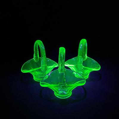 -122- URANIUM | Art Glass Vaseline Mini Baskets