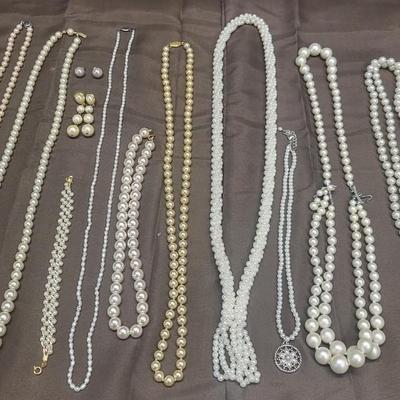 Pearl Jewelry Lot