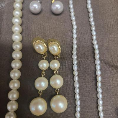 Pearl Jewelry Lot