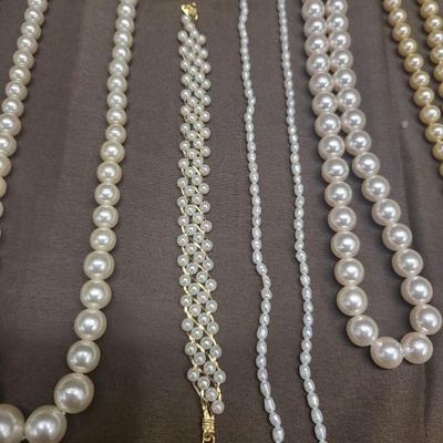 Pearl Jewelry Lot