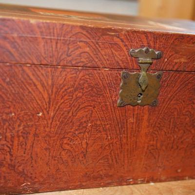 ANTIQUE GRAIN PAINTED BOX W/ FOLK ART FIGURES /LOG CABIN