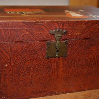 ANTIQUE GRAIN PAINTED BOX W/ FOLK ART FIGURES /LOG CABIN