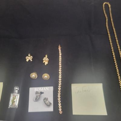 Roman/Trifari Jewlry Lot