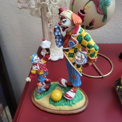 32 Collectable Lot