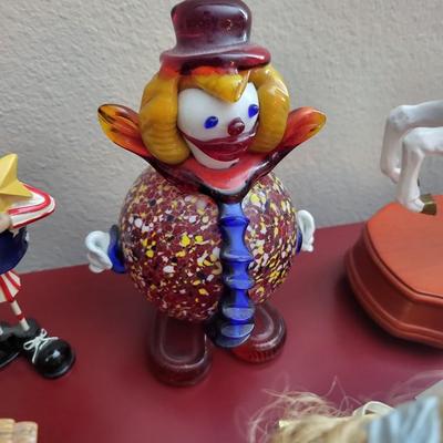 32 Collectable Lot