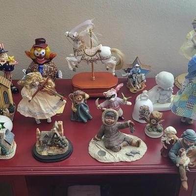 32 Collectable Lot