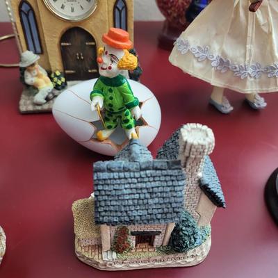 32 Collectable Lot