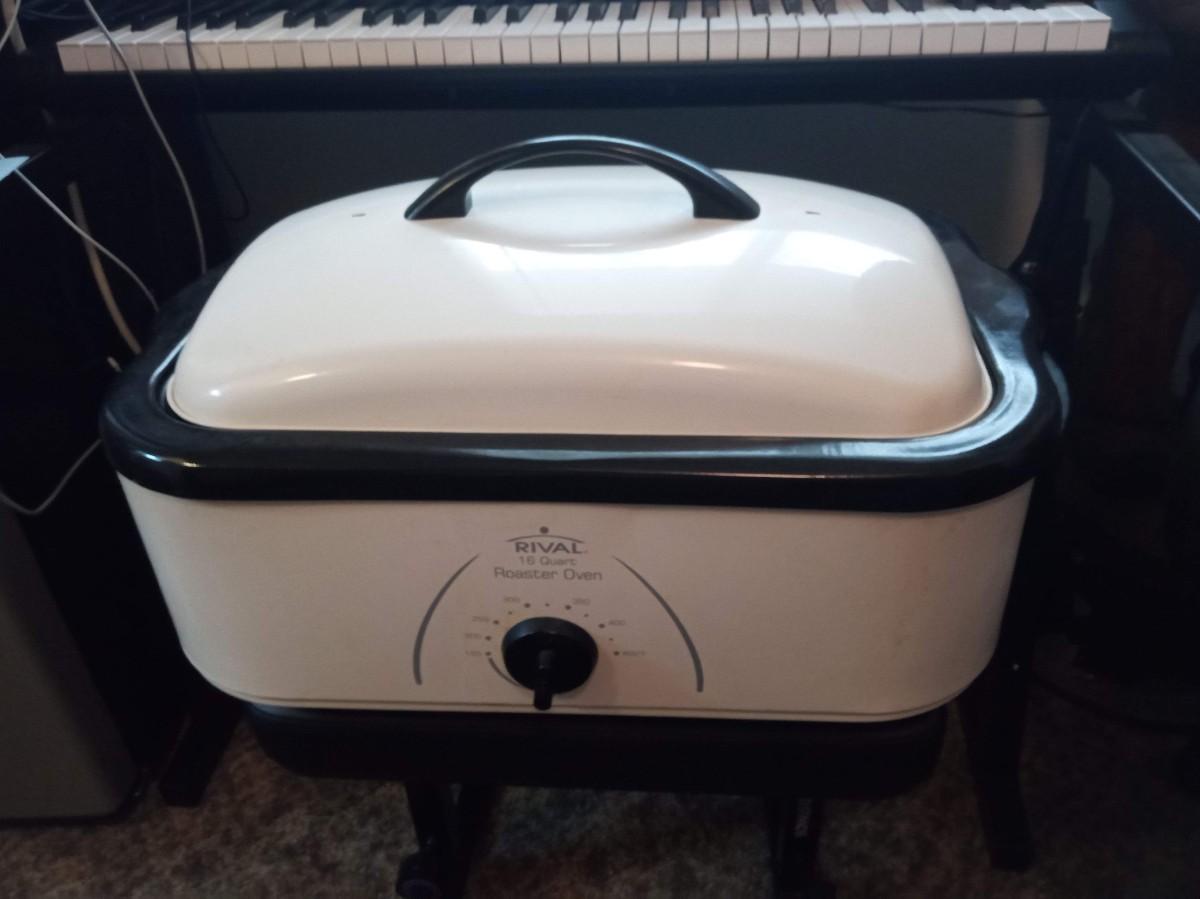 RIVAL ELECTRIC ROASTER AND 3 SECTION WARMER/COOKER