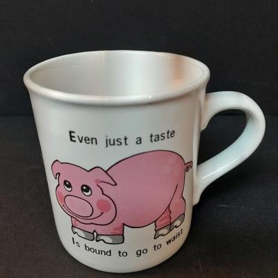 Vintage House of Lloyd Set of four humorous animal themed weight loss mugs