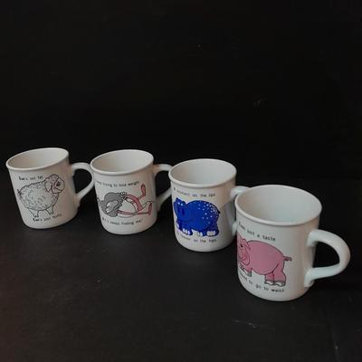 Vintage House of Lloyd Set of four humorous animal themed weight loss mugs