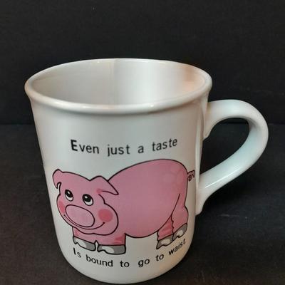 Vintage House of Lloyd Set of four humorous animal themed weight loss mugs