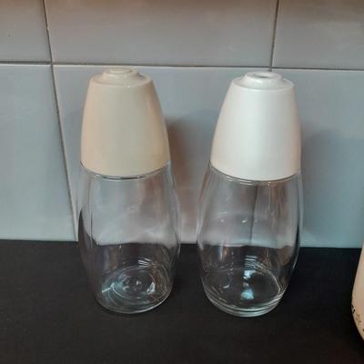 Anchor Hocking Bubble glass Milk glass bowl, placemats, salt & pepper shakers and other Kitchen items