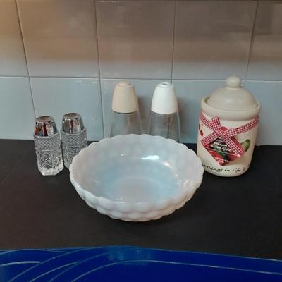 Anchor Hocking Bubble glass Milk glass bowl, placemats, salt & pepper shakers and other Kitchen items