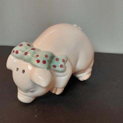 Pig salt and pepper shakers, porcelain pig figure, and Enesco Three sleeping pigs