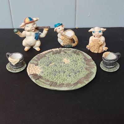 Pig Collectibles and Three pig Refrigerator magnets