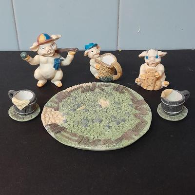 Pig Collectibles and Three pig Refrigerator magnets