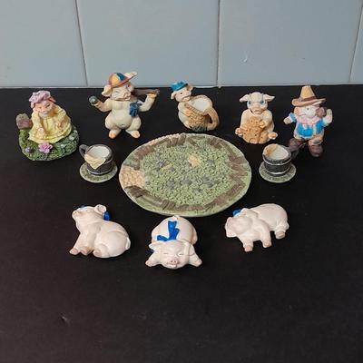 Pig Collectibles and Three pig Refrigerator magnets