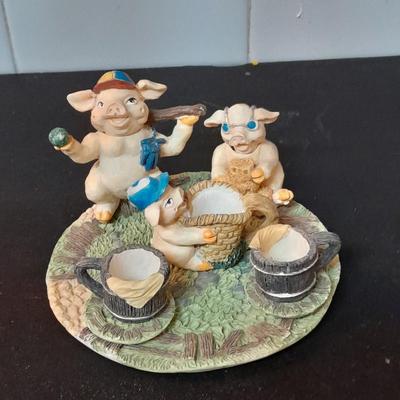 Pig Collectibles and Three pig Refrigerator magnets