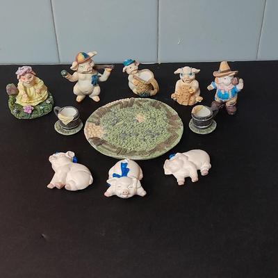 Pig Collectibles and Three pig Refrigerator magnets
