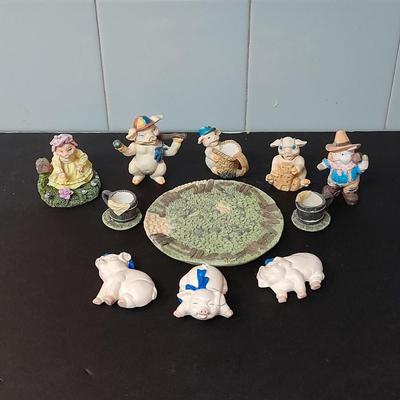 Pig Collectibles and Three pig Refrigerator magnets