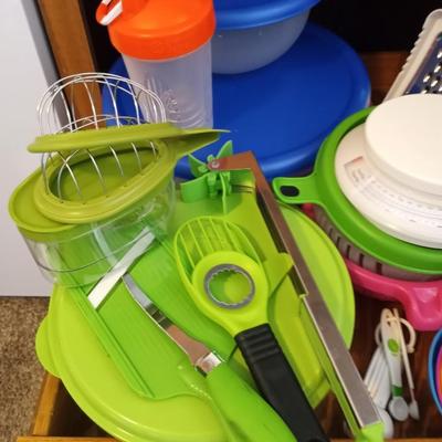 COLORFUL KITCHEN STORAGE AND GADGETS