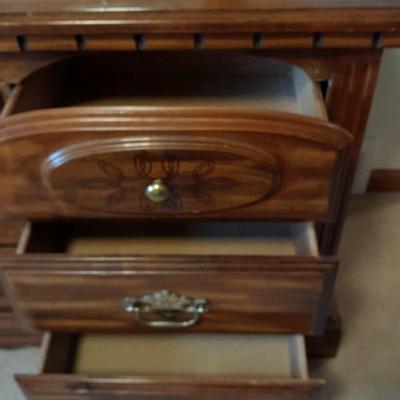 9 drawer Twin Oak Furniture Dresser with Mirror