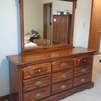 9 drawer Twin Oak Furniture Dresser with Mirror