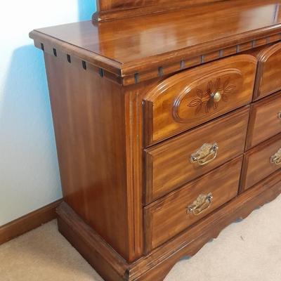 9 drawer Twin Oak Furniture Dresser with Mirror