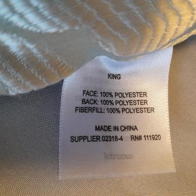 JC Penny's King-sized reversable Comforter with pillows and Bed skirt 7 pieces