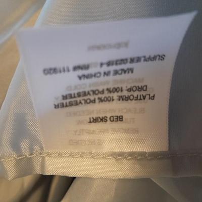 JC Penny's King-sized reversable Comforter with pillows and Bed skirt 7 pieces