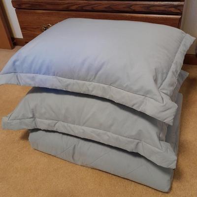 JC Penny Home Collection Polyester Bedding Comforter with pillowcases