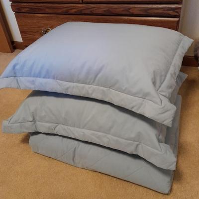 JC Penny Home Collection Polyester Bedding Comforter with pillowcases