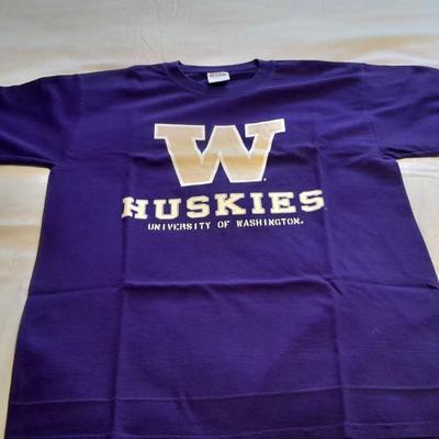 Washington Huskies and other Washington Women's casual tops and t-shirts L & XL