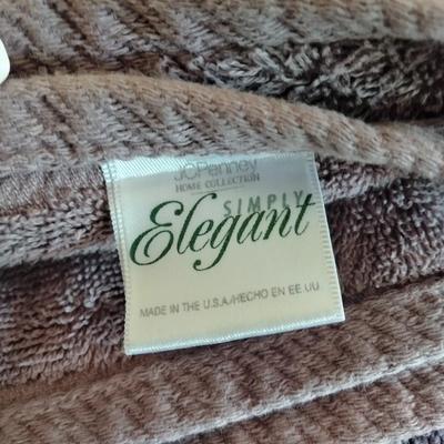 JC Penny Elegant and New Traditions Towels with toothbrush holder and Bathroom cups