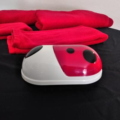 Red room essential bath towels, white washcloths with Lady bug themed massager