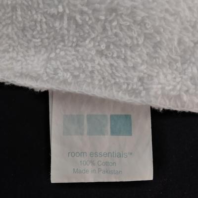 Bath rug with bath towels, hand towels and washcloths