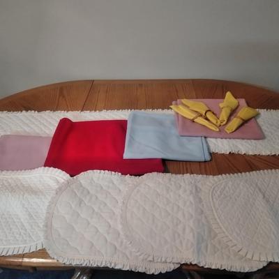 Table runners, Placemats, and linen napkins with rings