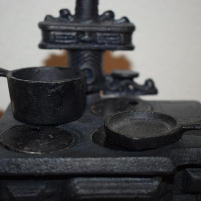 Cast Iron Queen Coal Stove