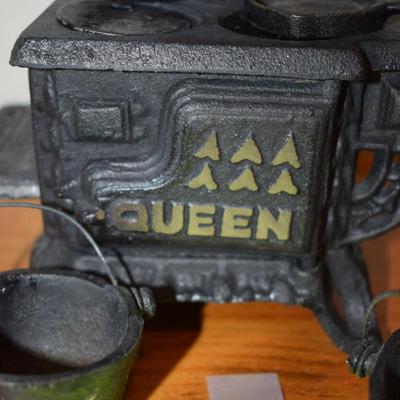 Cast Iron Queen Coal Stove