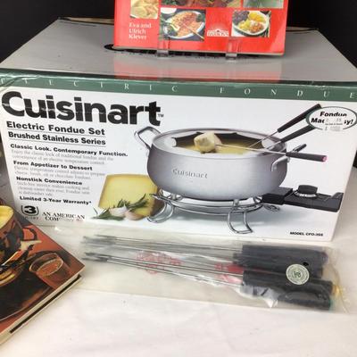 524 Cuisinart Fondue Set