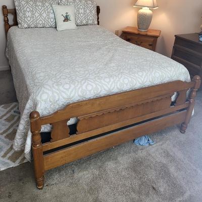 Queen Bed minus Mattresses