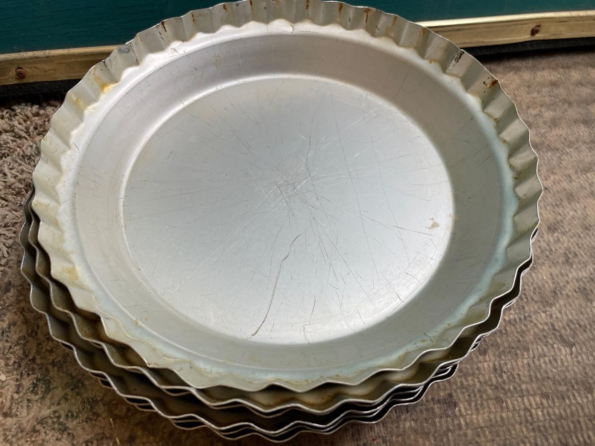 Tin pie plates
