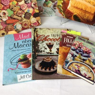 553 Baking Cookbook with Betty Crocker