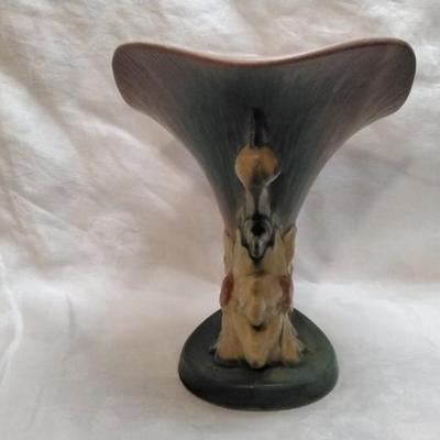 1942 Roseville Pottery Peony Cornucopia Vase, Shape 171-8, Coral Pink