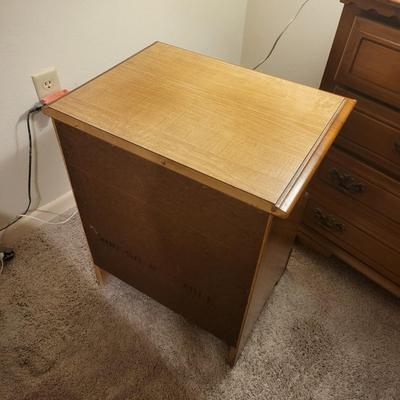 Wood End Table with Radio and Lamp