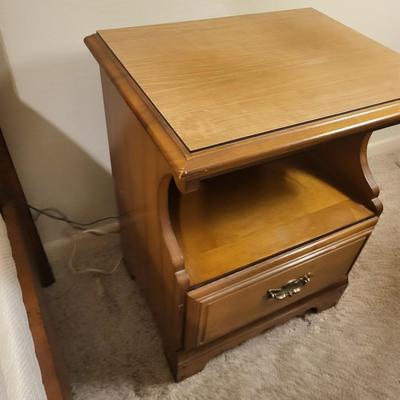 Wood End Table with Radio and Lamp